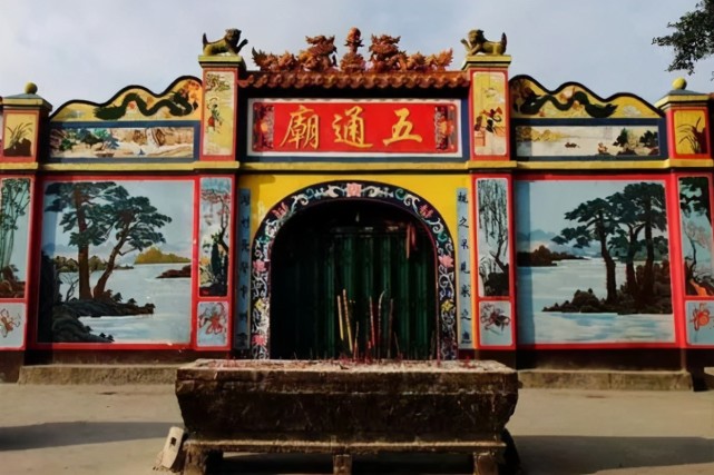 南宁哪些道观寺院可以买符咒灵符能做超度法事道场  符咒 道教符咒 符咒大全 灵符大全 符咒有哪些 请符咒 买符咒 十大害人符咒 道士的符咒 法事招财 招财法事 法事超度 超度法事 和合法事 桃花法事 爱情法事 回心转意法事 化太岁法事 斩桃花法事 催桃花法事 南宁哪些道观寺院可以买符咒灵符能做超度法事道场（南宁哪里有寺庙求符） 十大符咒 第7张