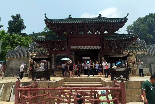 南宁哪些道观寺院可以买符咒灵符能做超度法事道场  符咒 道教符咒 符咒大全 灵符大全 符咒有哪些 请符咒 买符咒 十大害人符咒 道士的符咒 法事招财 招财法事 法事超度 超度法事 和合法事 桃花法事 爱情法事 回心转意法事 化太岁法事 斩桃花法事 催桃花法事 南宁哪些道观寺院可以买符咒灵符能做超度法事道场（南宁哪里有寺庙求符） 十大符咒 第11张